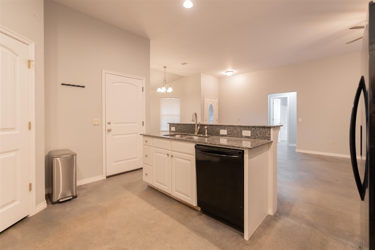 4312 E Zachary Lane