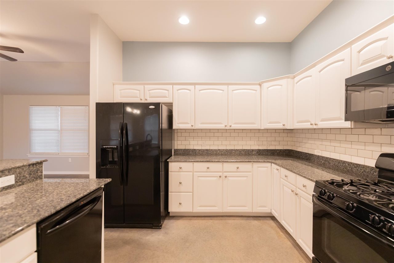 4312 E Zachary Lane