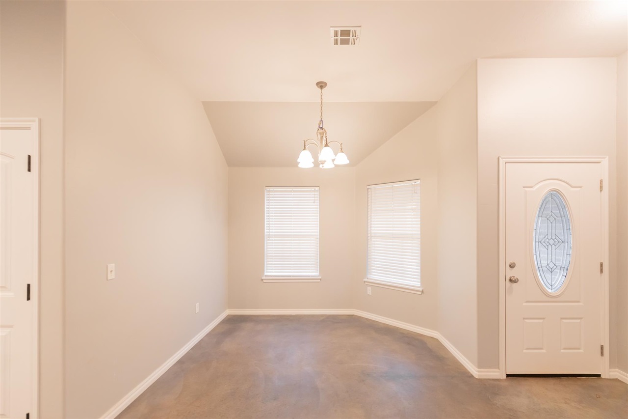 4312 E Zachary Lane