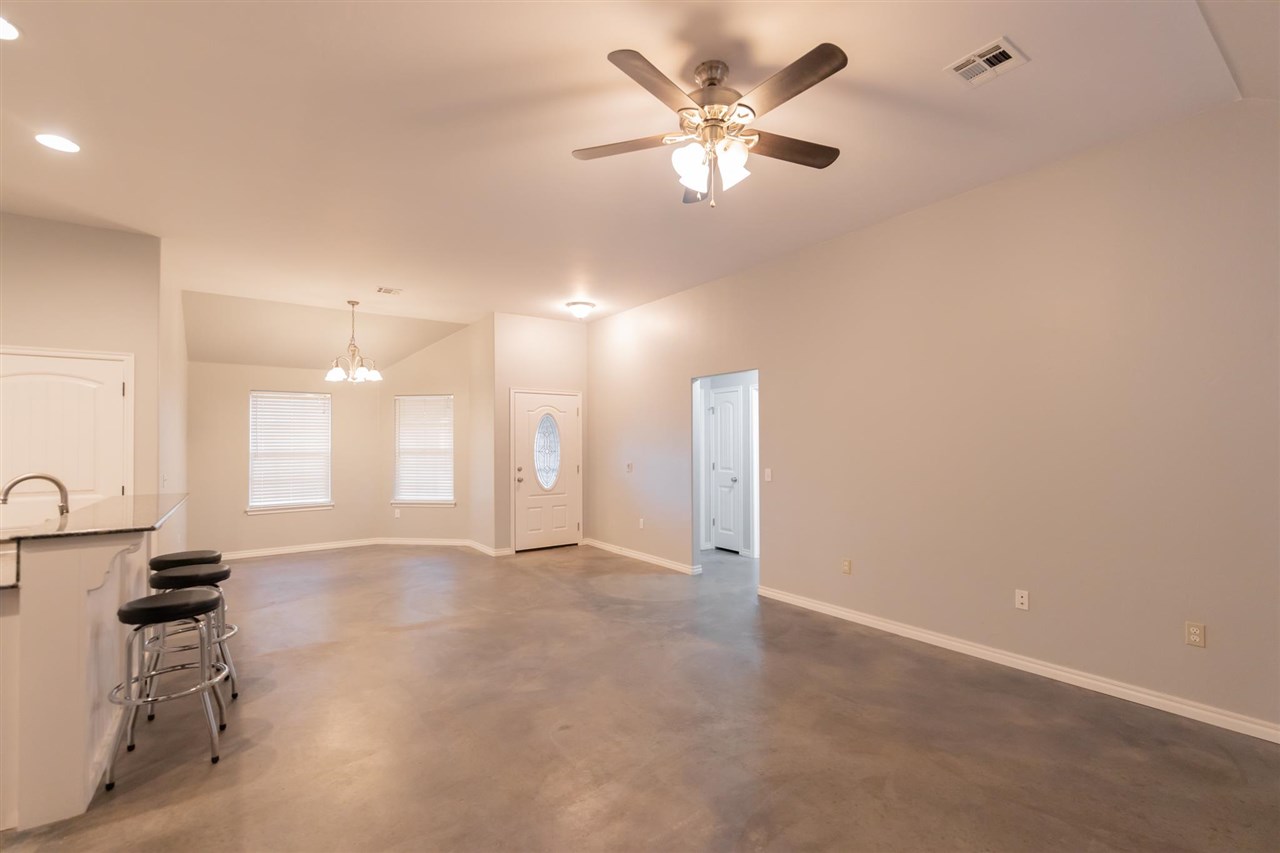 4312 E Zachary Lane