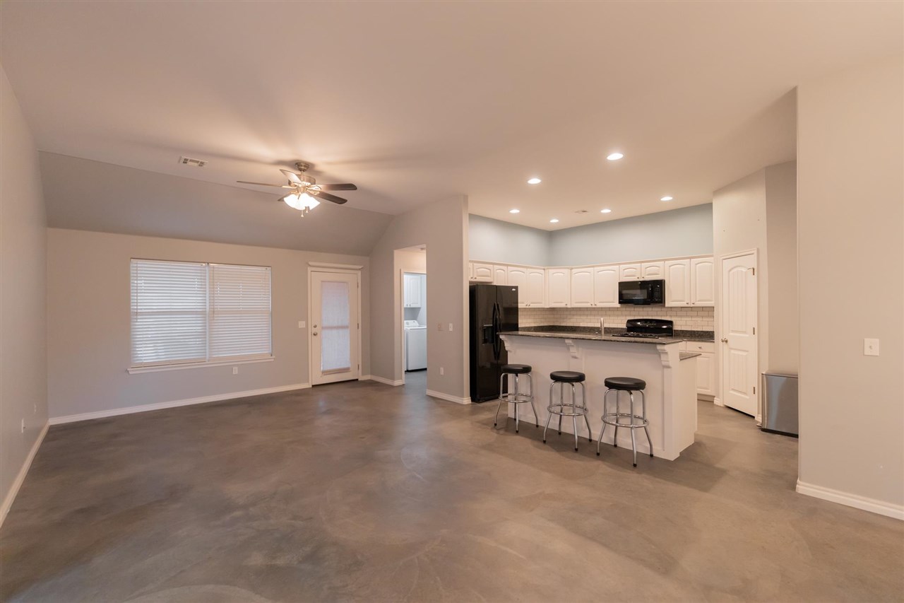 4312 E Zachary Lane