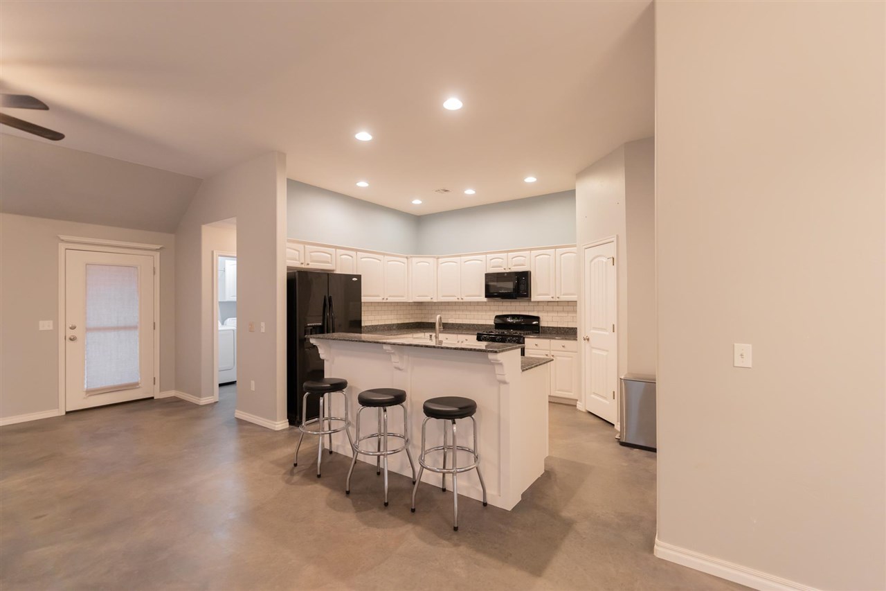 4312 E Zachary Lane