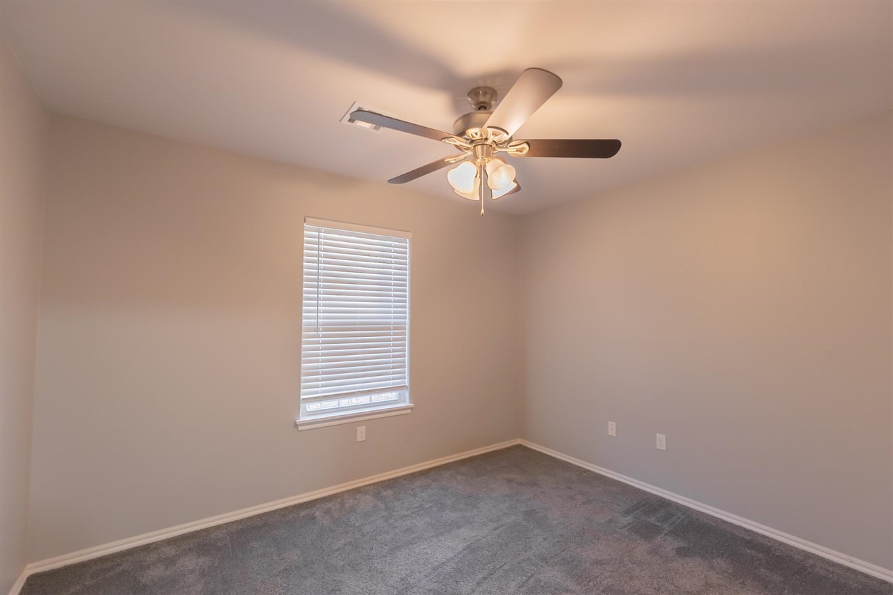 4312 E Zachary Lane