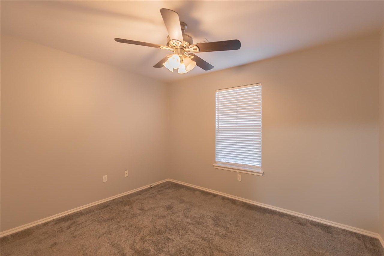 4312 E Zachary Lane