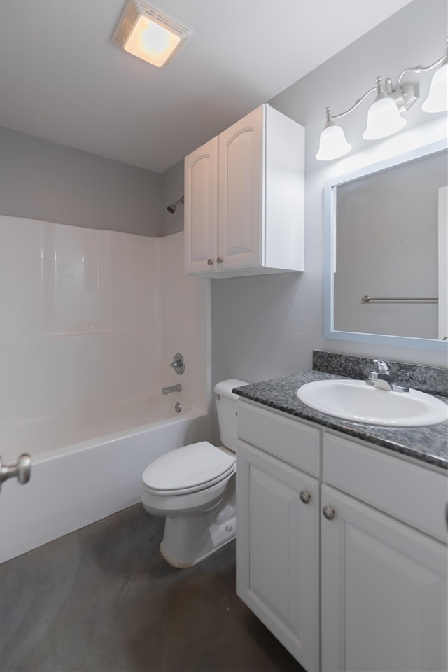 4312 E Zachary Lane