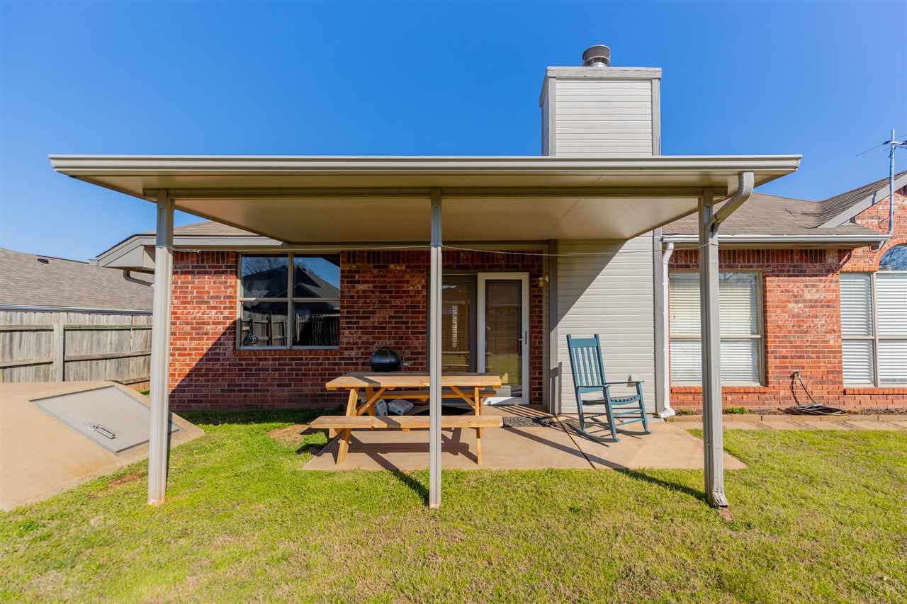 2106 N Burdick