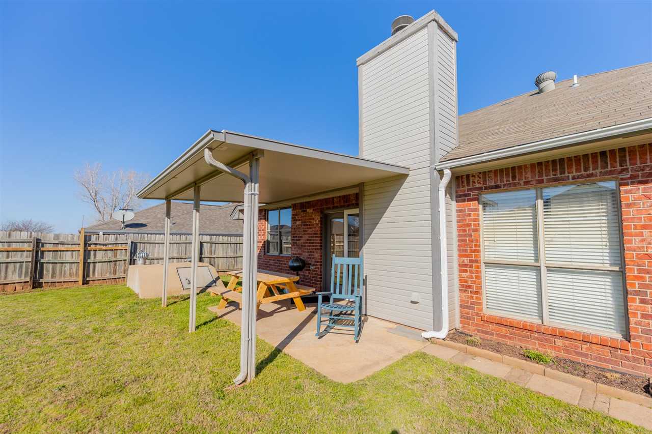 2106 N Burdick