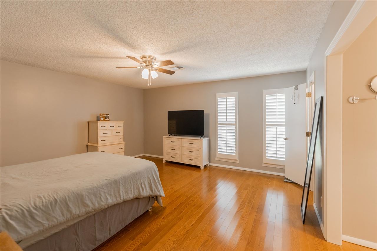 1011 N Sunnybrook Drive