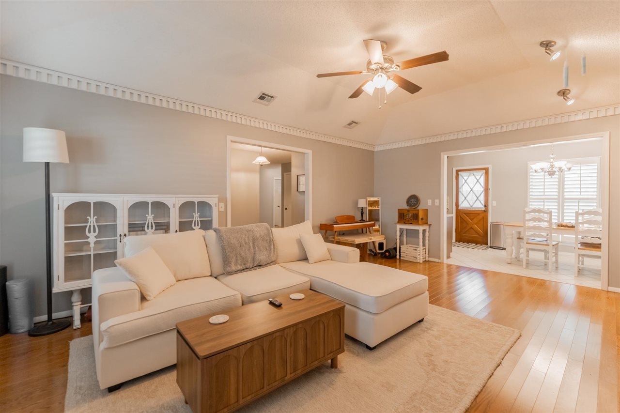 1011 N Sunnybrook Drive
