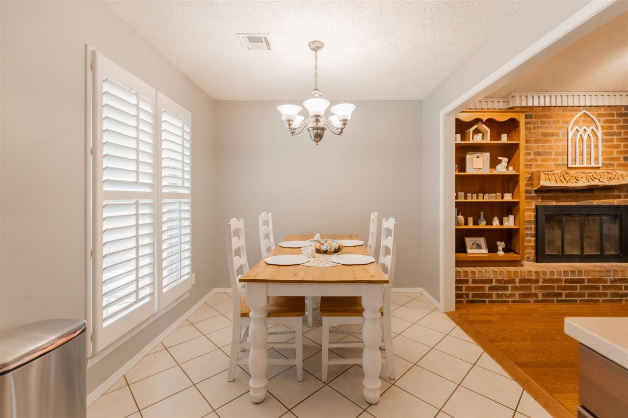 1011 N Sunnybrook Drive