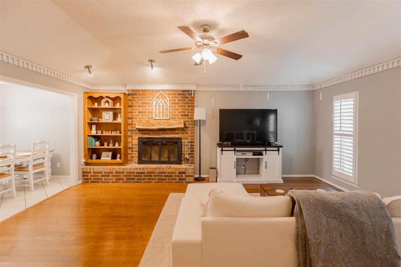 1011 N Sunnybrook Drive