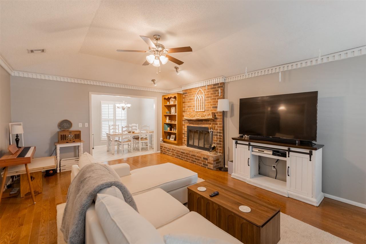 1011 N Sunnybrook Drive