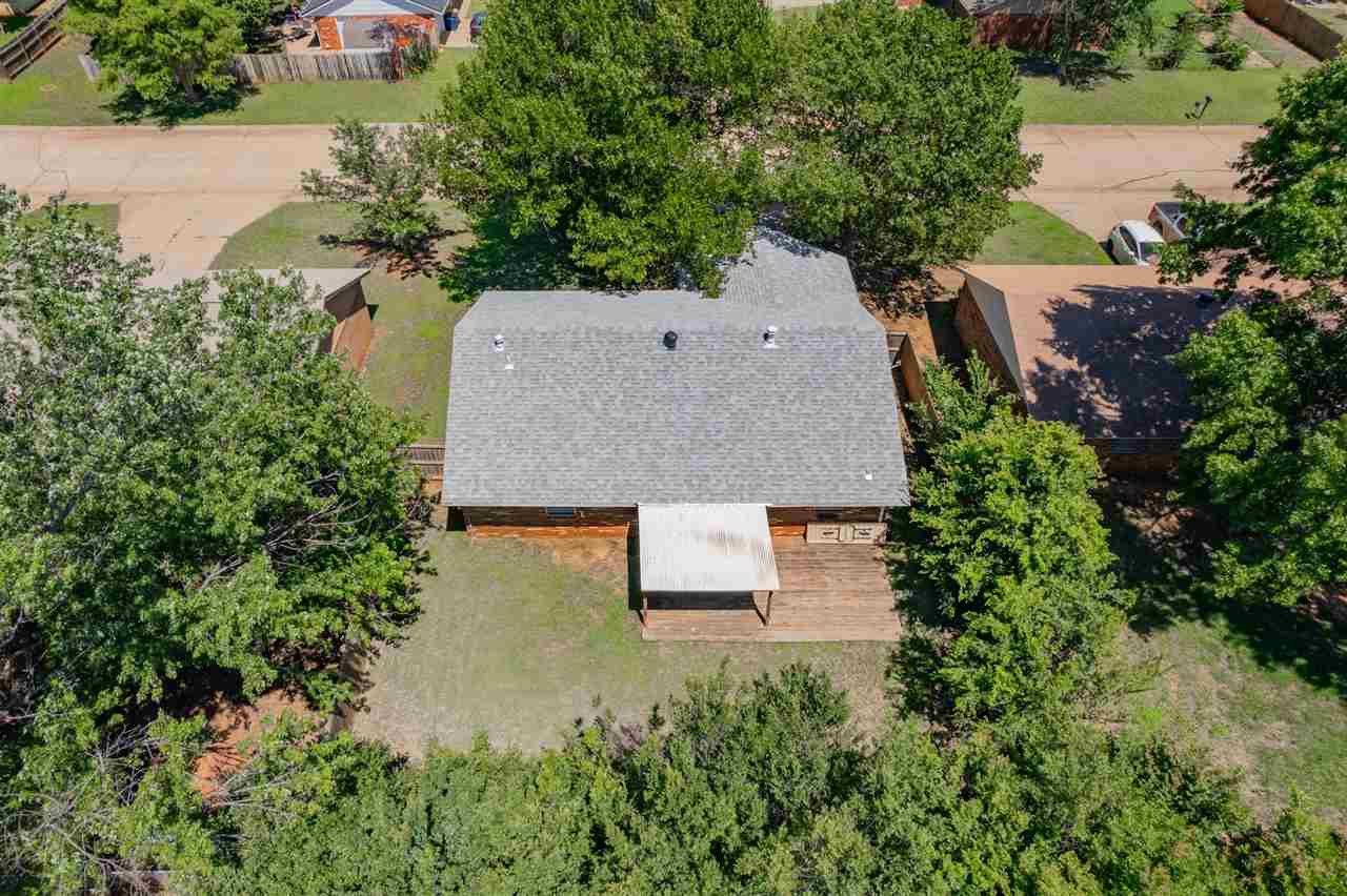 1702 N Benjamin