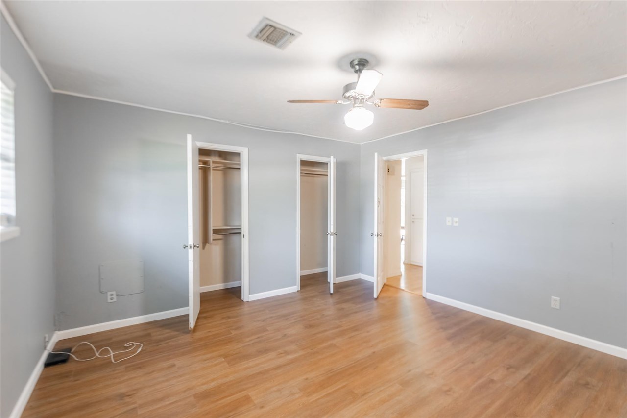 1702 N Benjamin