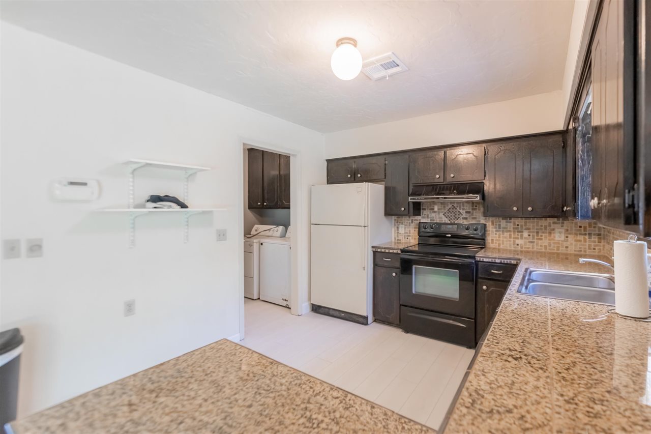 1702 N Benjamin