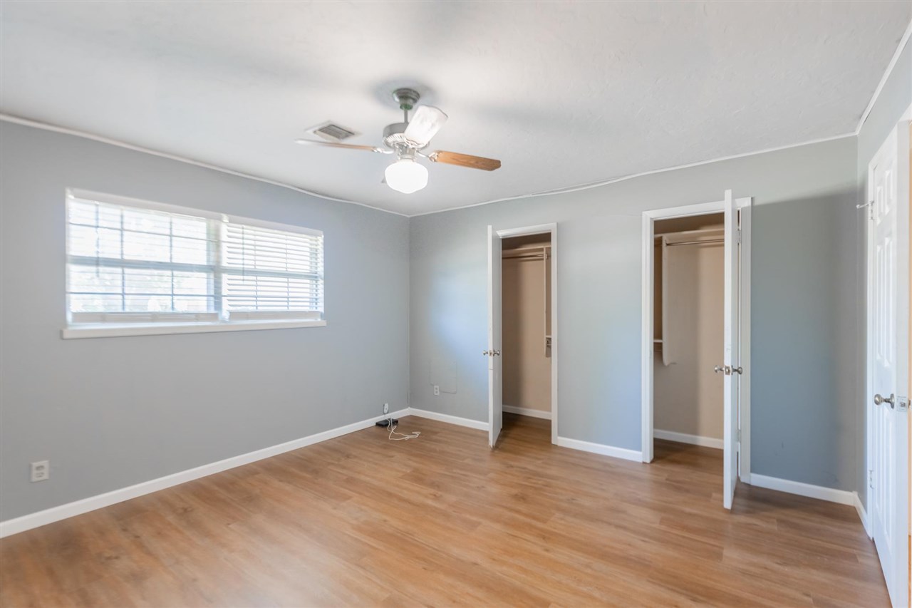 1702 N Benjamin
