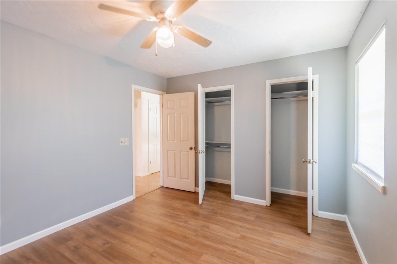 1702 N Benjamin