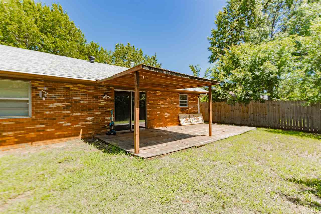 1702 N Benjamin