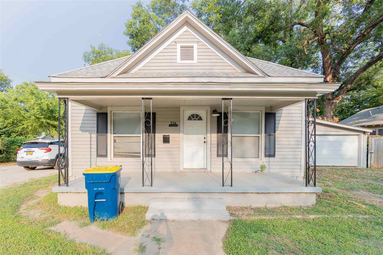 216 S Lowry Street