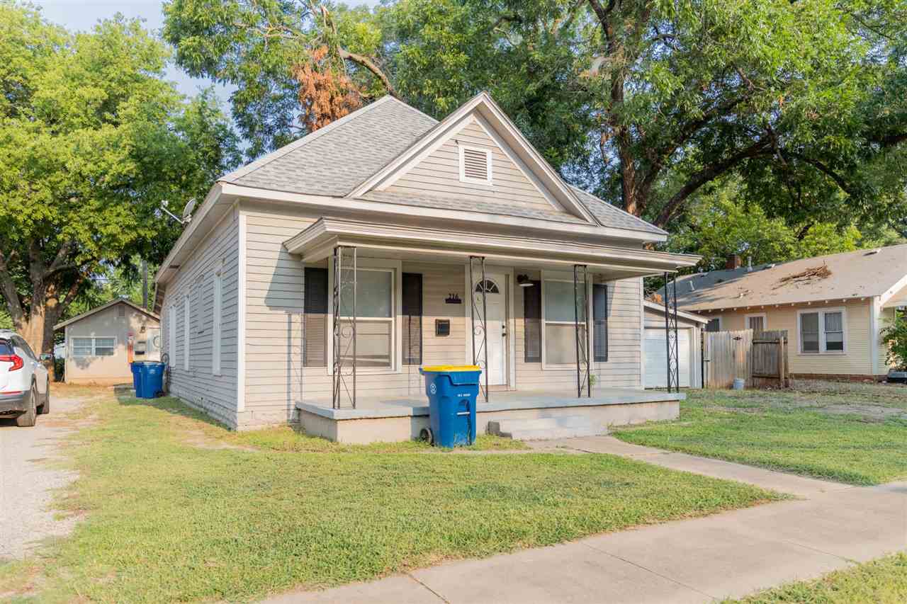 216 S Lowry Street