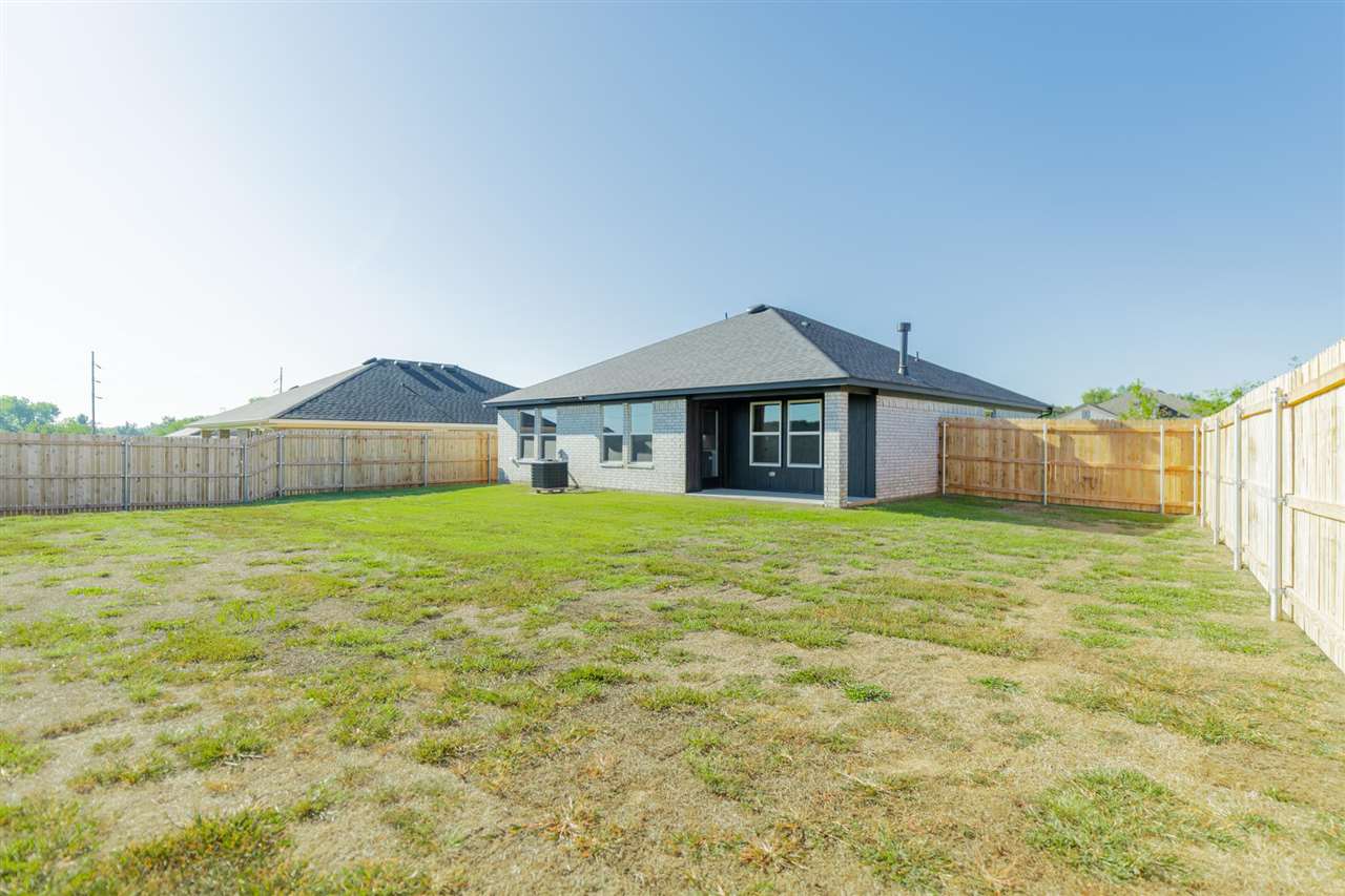 4306 W Country Club Drive