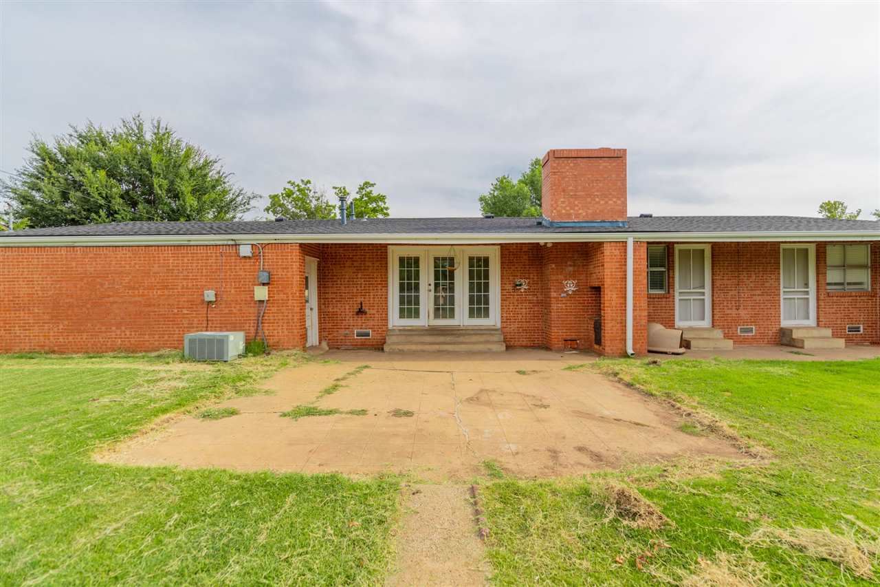 1705 E 3rd