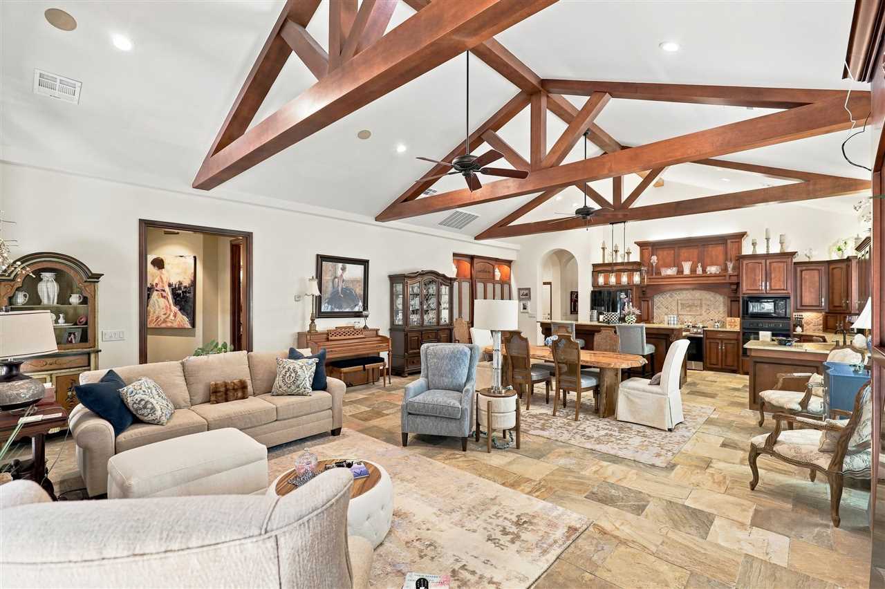 3224 W Charleston Court