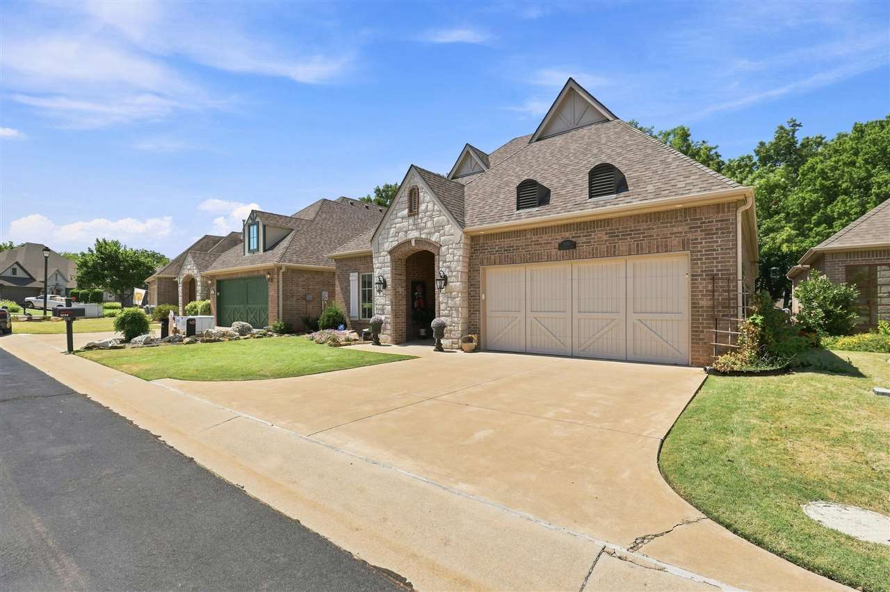 3224 W Charleston Court