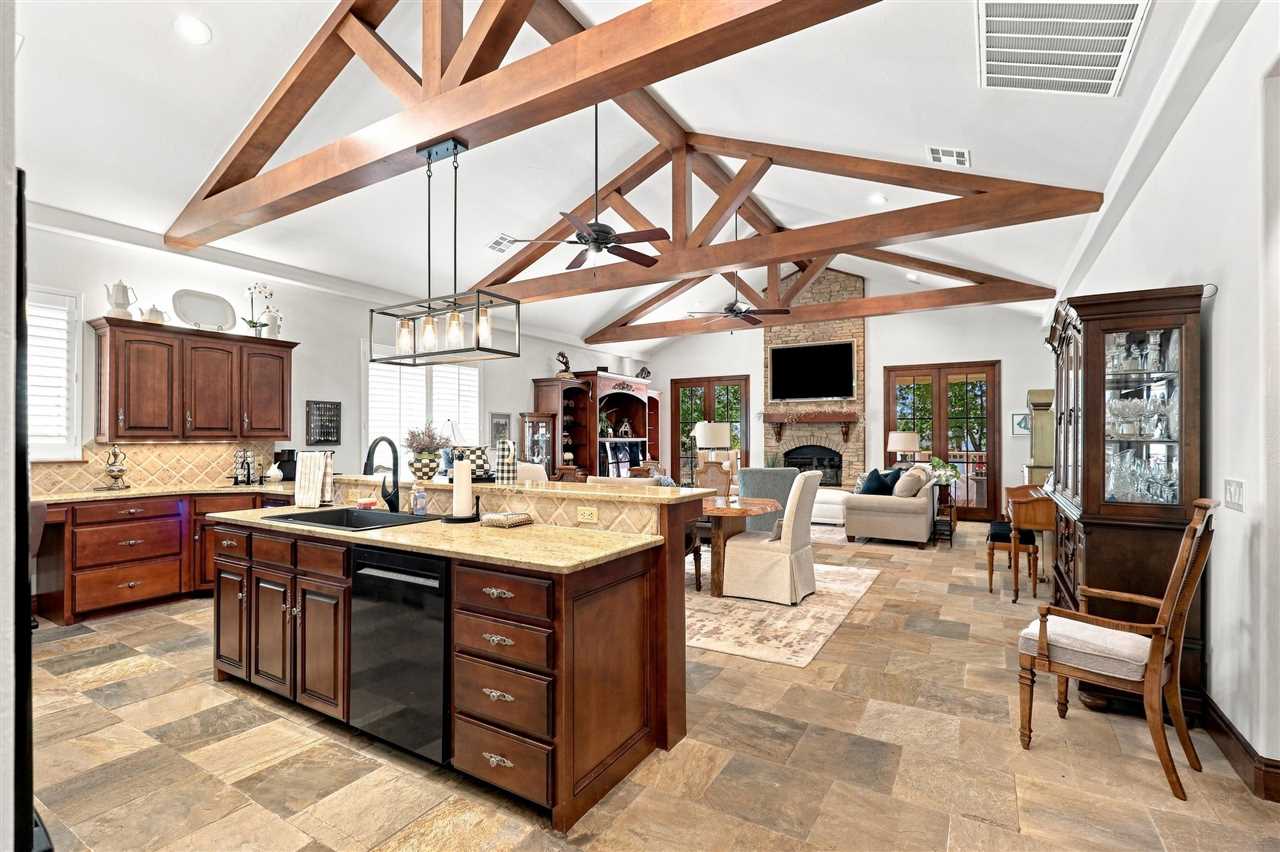 3224 W Charleston Court