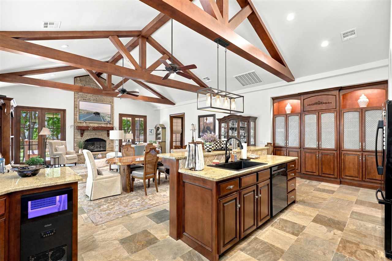 3224 W Charleston Court