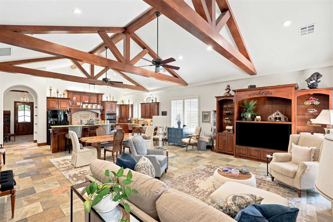 3224 W Charleston Court