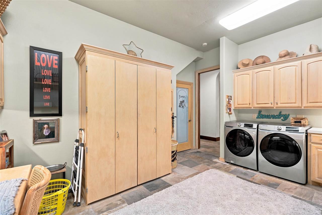3224 W Charleston Court