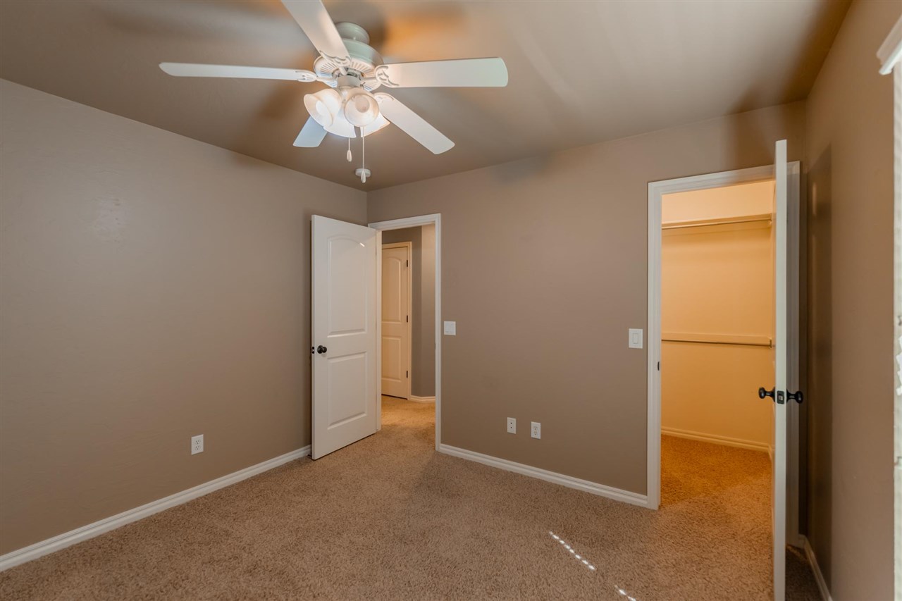 509 E Topaz Avenue