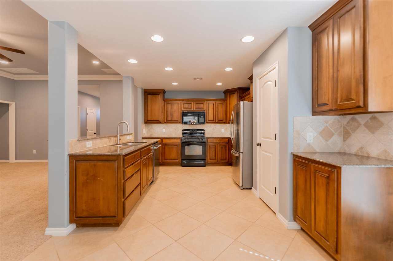 509 E Topaz Avenue