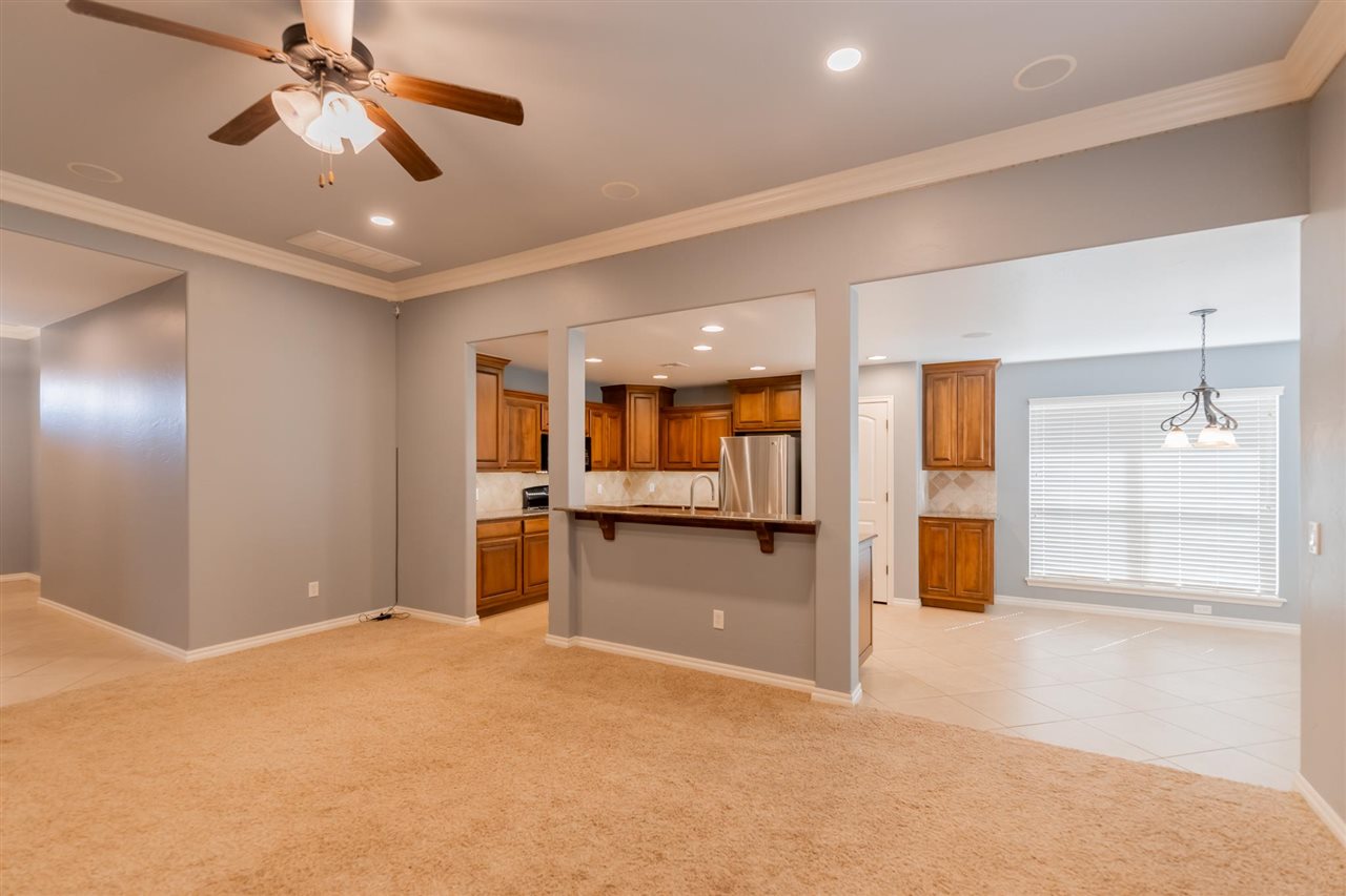 509 E Topaz Avenue