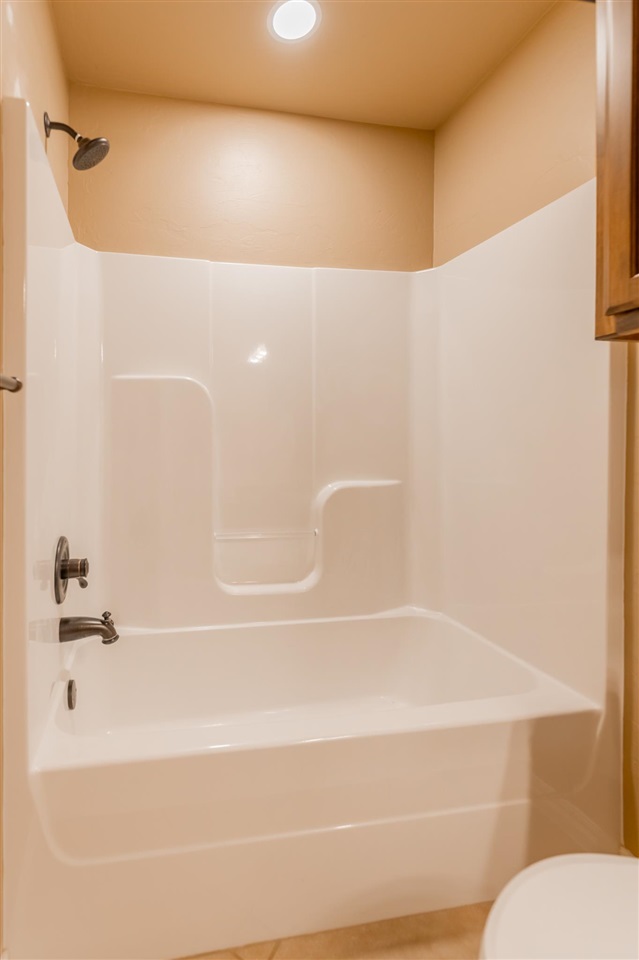 509 E Topaz Avenue