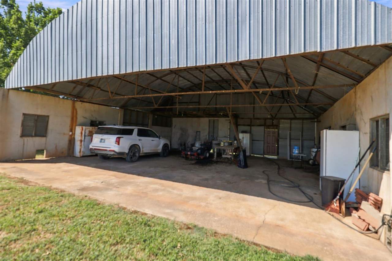 13505 E Airport Road