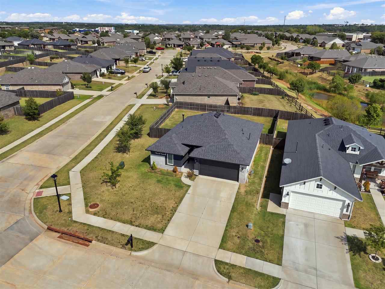 4306 W Country Club