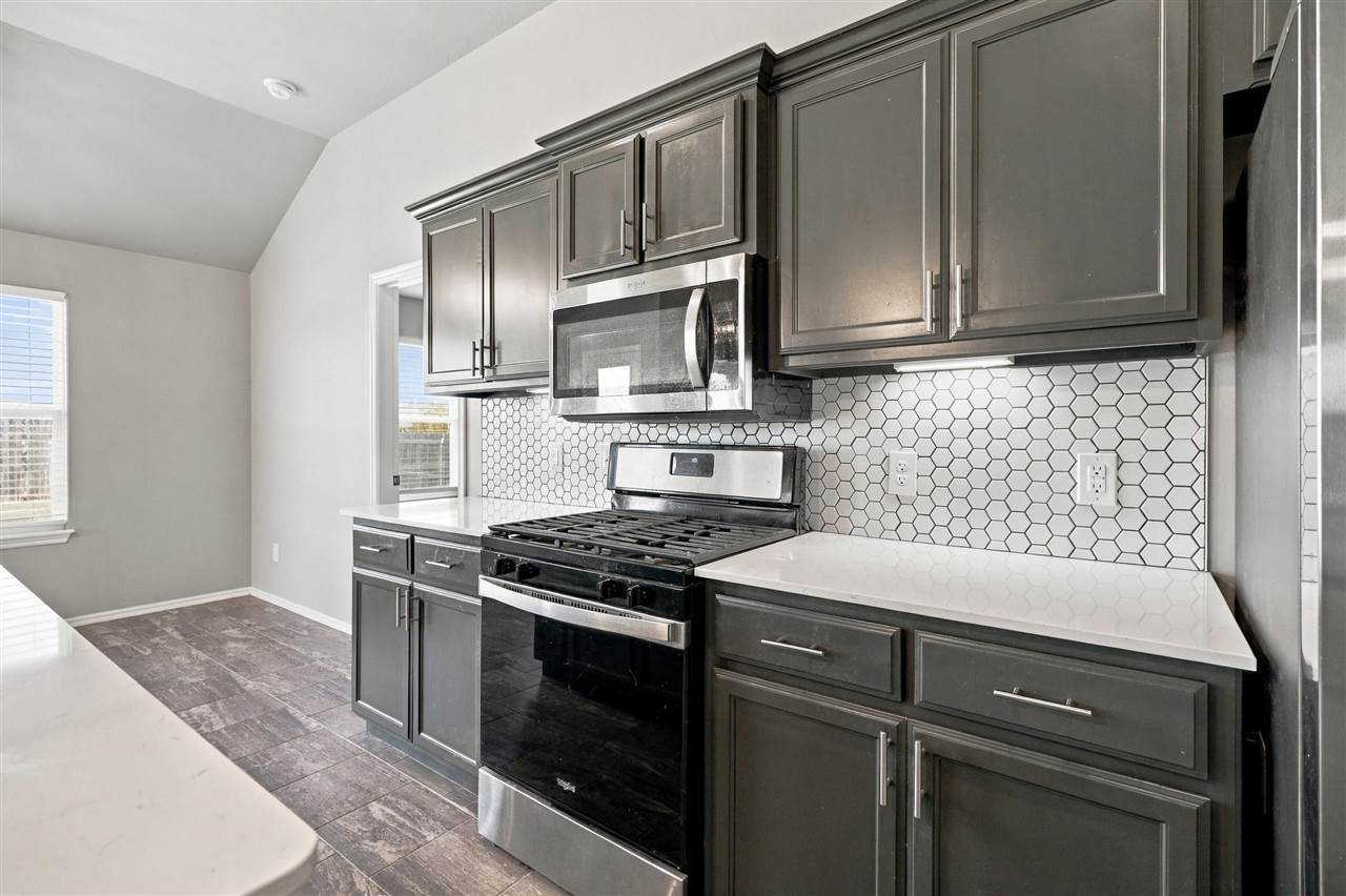 4306 W Country Club