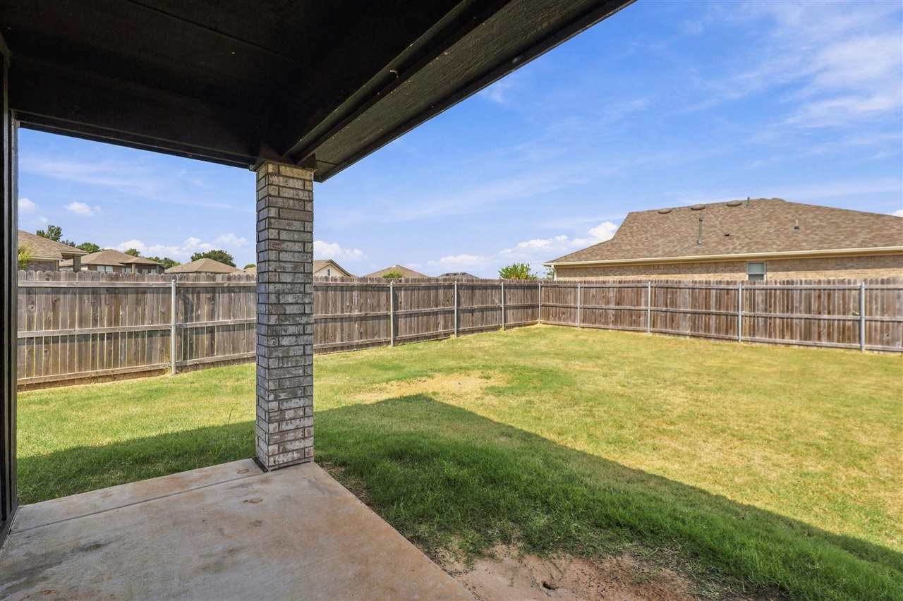 4306 W Country Club