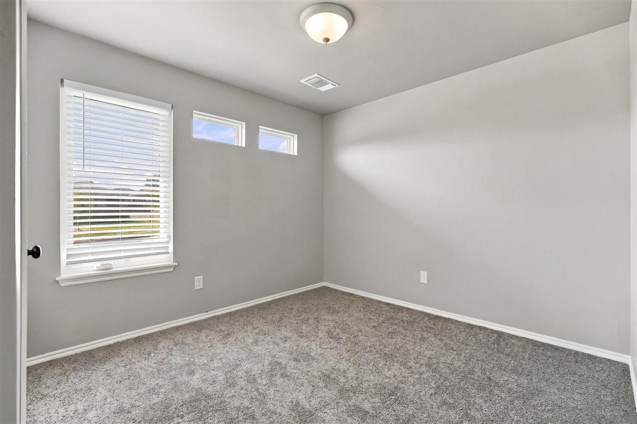4306 W Country Club