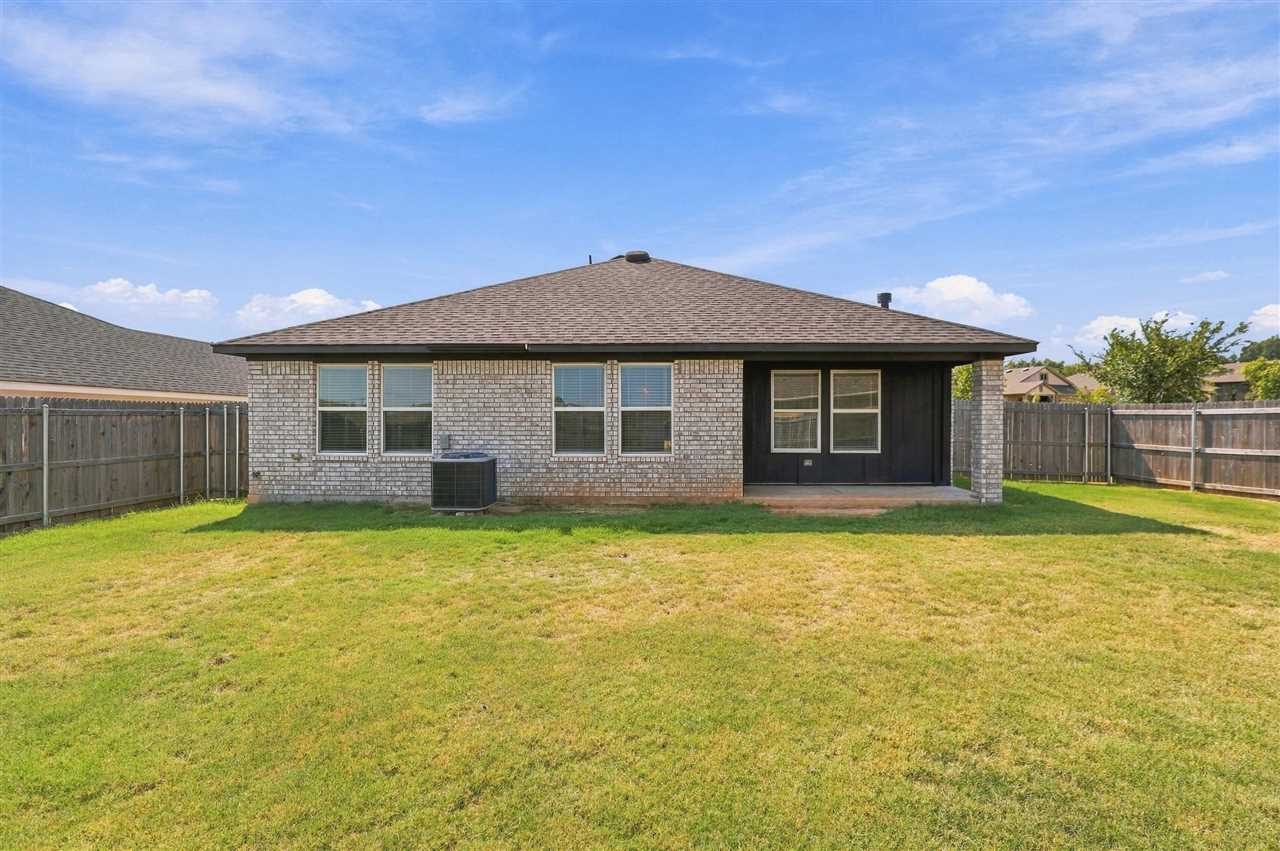 4306 W Country Club