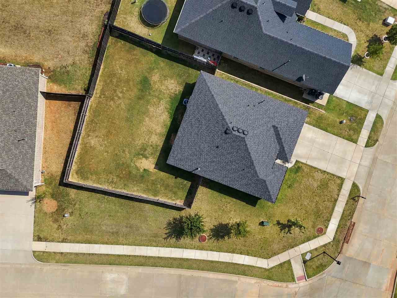 4306 W Country Club