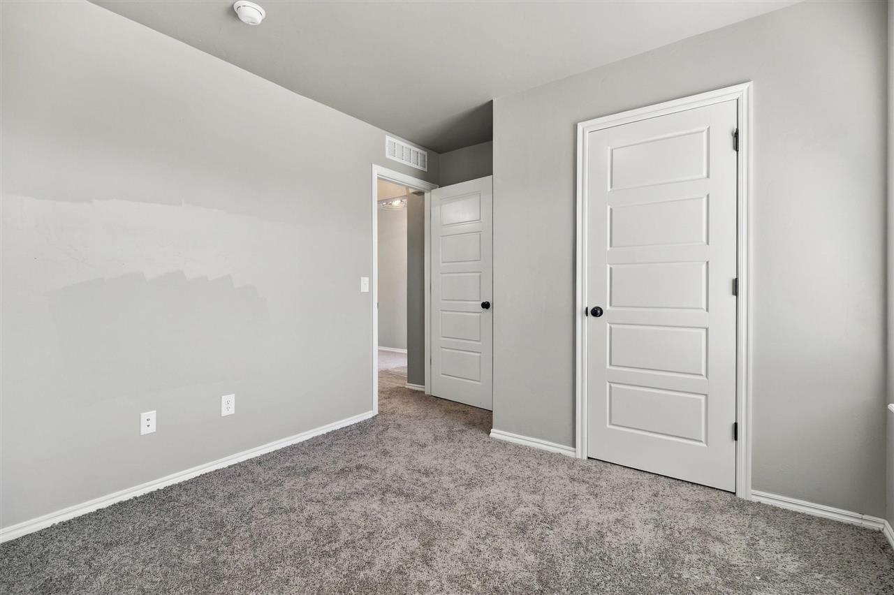 4306 W Country Club