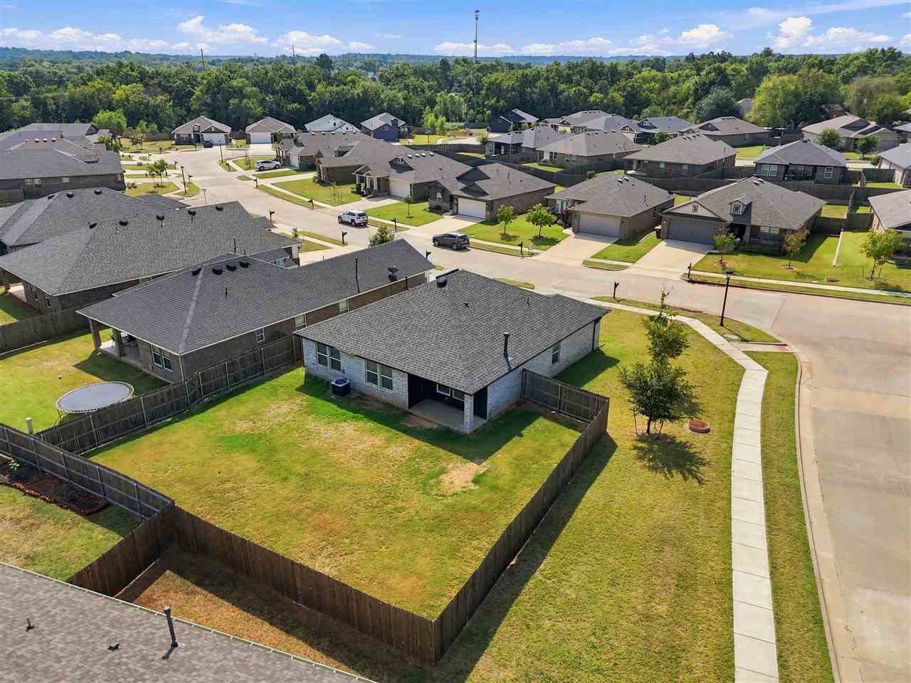 4306 W Country Club