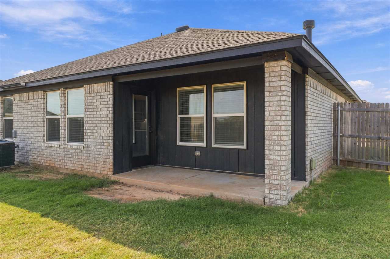 4306 W Country Club