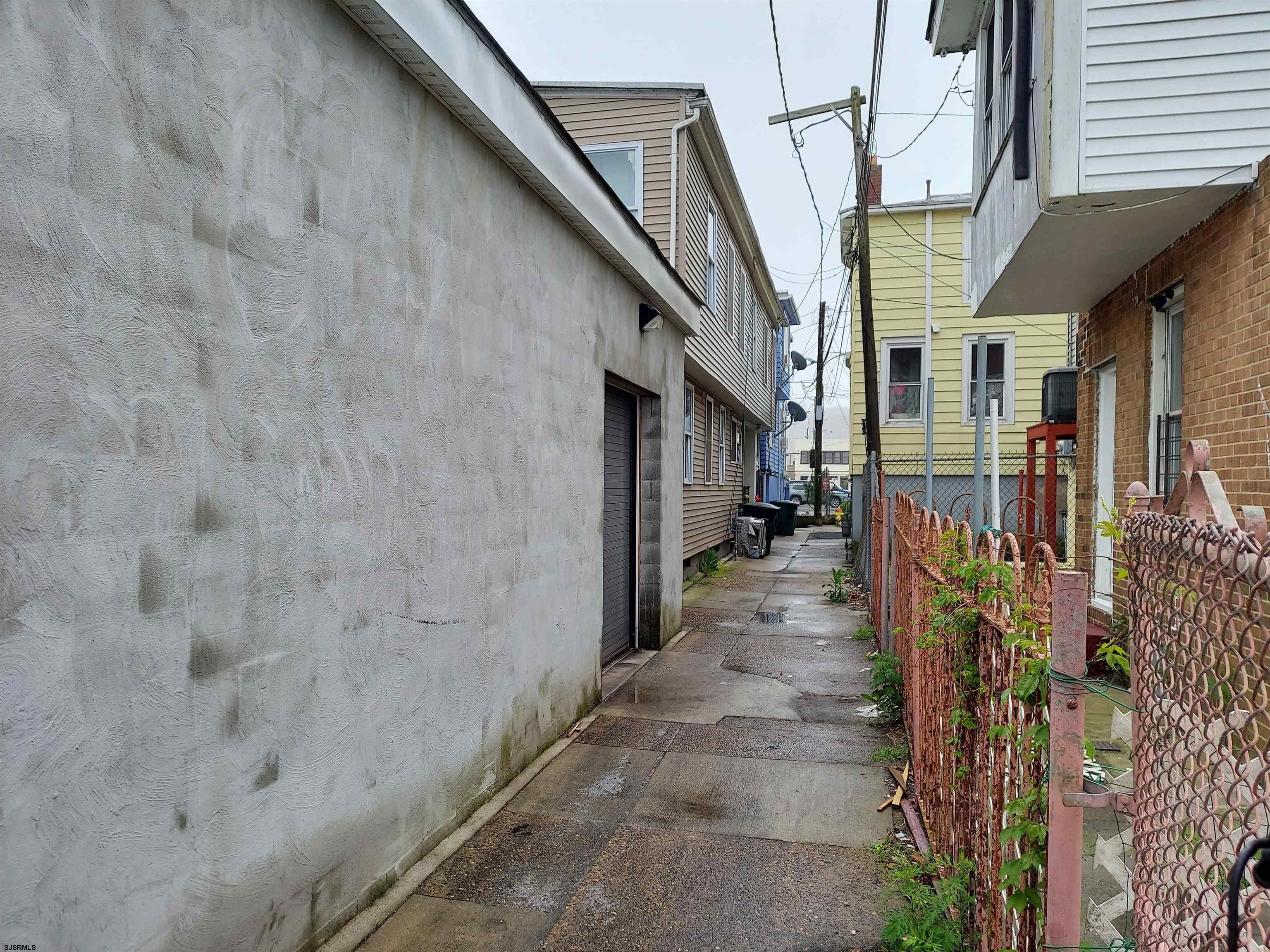 123 N Georgia Ave