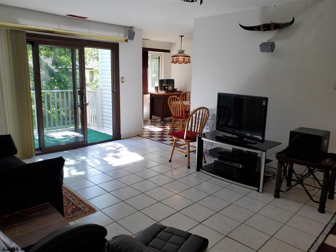 2 Country Pine Ln Unit: 2