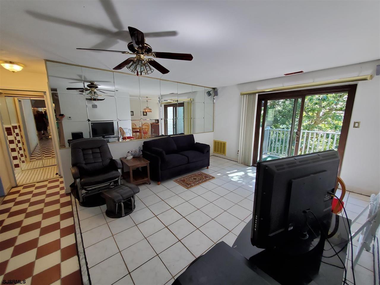2 Country Pine Ln Unit: 2