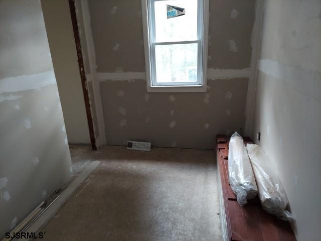 219 Oakbourn Ave